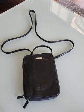 Vintage‎ Perlina Travel Crossbody Passport Black Leather Bag